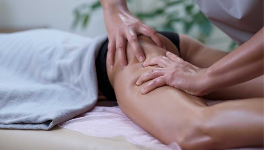 Toning massages to grow the buttocks
