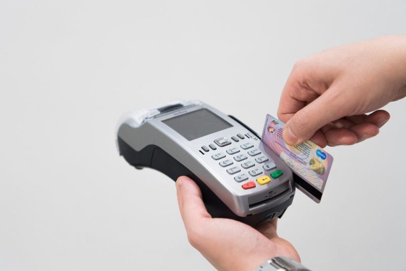 How to Use a Credit Card POS Machine to Cash Out - Quick and Easy