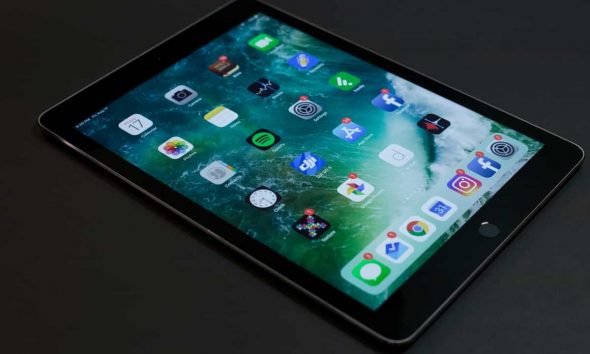 How to download apps on iPad